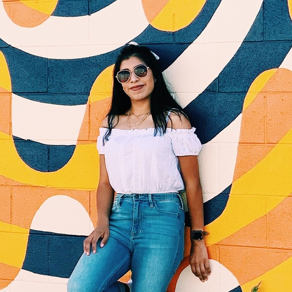 Meet your Posher, Maritza - Picture 2 of 2